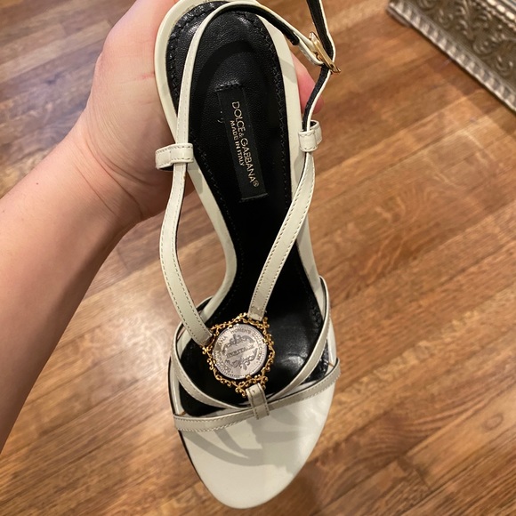 Dolce & Gabbana white straps heels - Picture 16 of 16